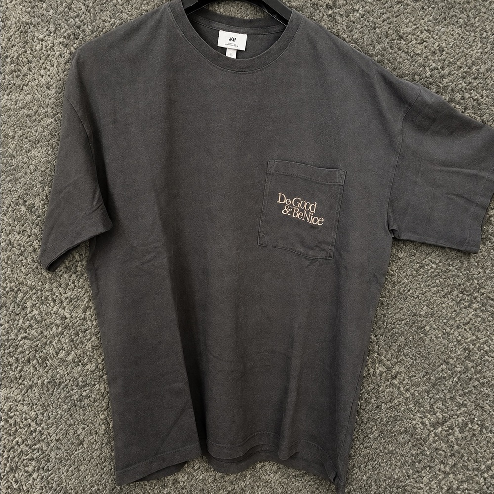 H&M Men’s Charcoal Pocket Tee with 'Do Good & Be Nice' Print